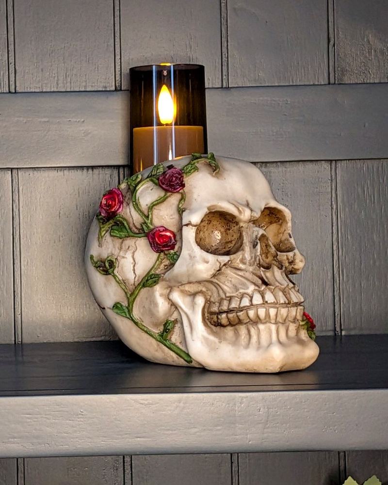 Rose From Beyond Gothic Skull Figurine 15cm — detailed view