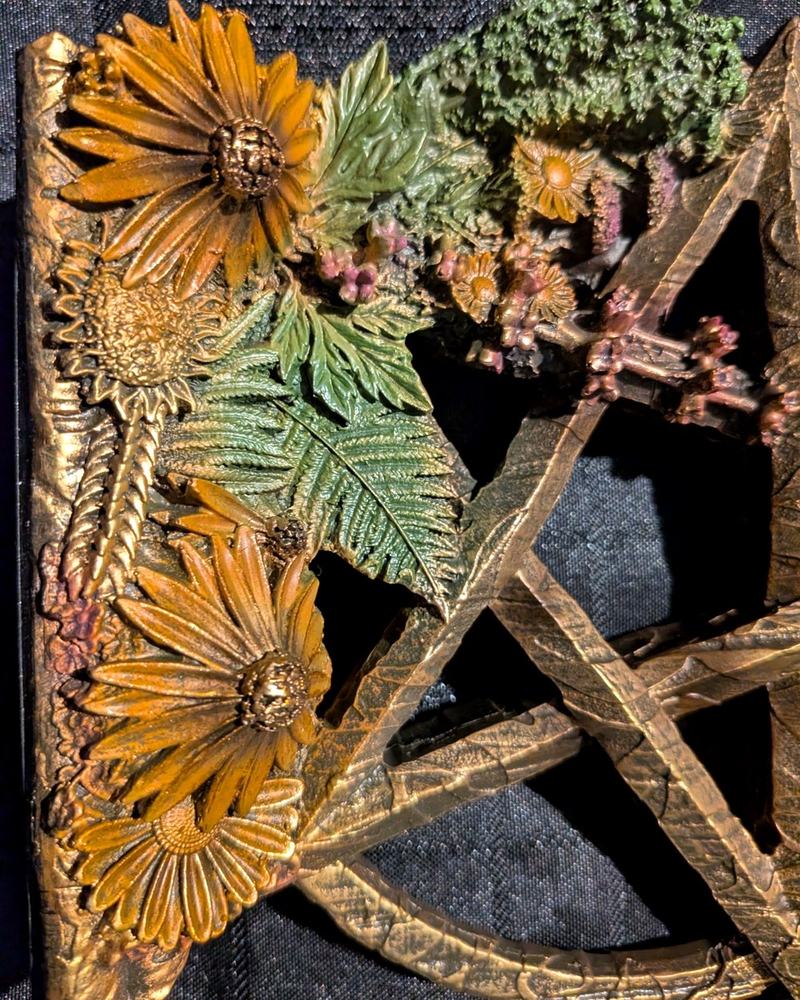 Season of the Pentagram Litha (Summer) 16.5cm — detailed view