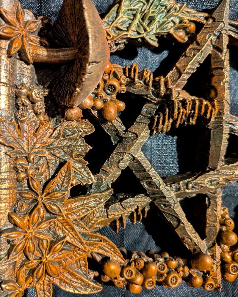 Season of the Pentagram Mabon (Autumn) 16.5cm — detailed view