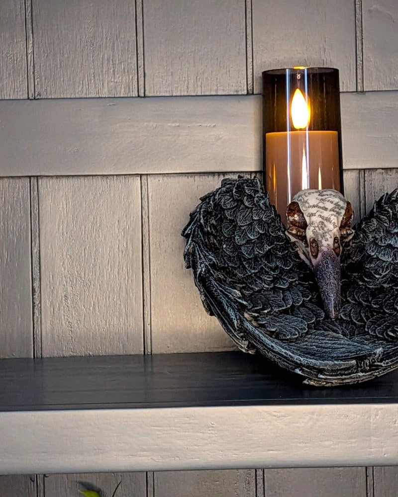 Edgar’s Raven Trinket Holder 17cm — detailed view