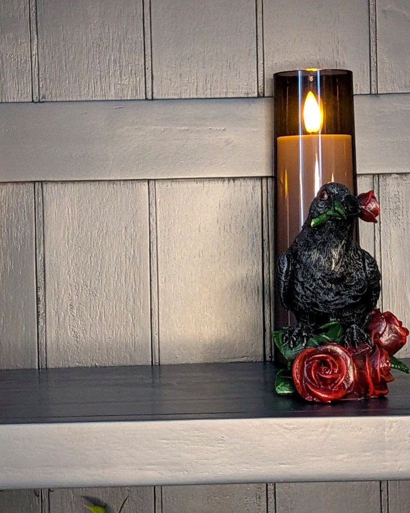 Rose of the Raven Figurine 14cm — detailed view