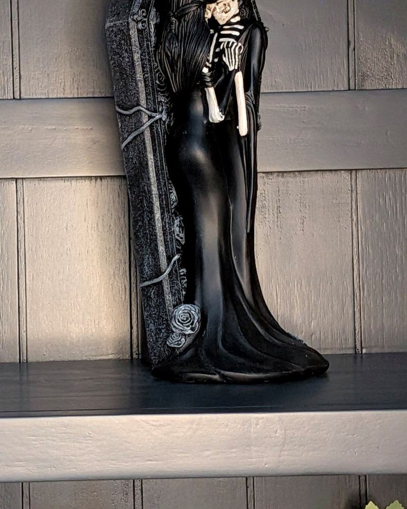Eternal Promise Skeleton Lovers Figurine 26cm — detailed view