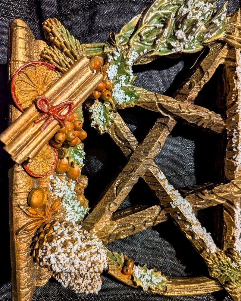 Season of the Pentagram Yule (Winter) 16.5cm — detailed view